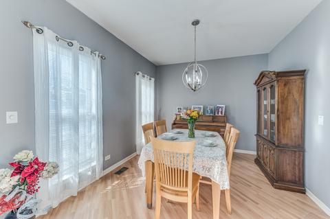 2040 Westridge Blvd, Bartlett, IL 60103 photo 5