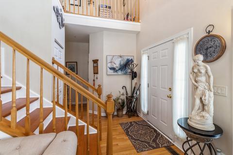 5511 Mcdonough Rd, Hoffman Estates, IL 60192 photo 2