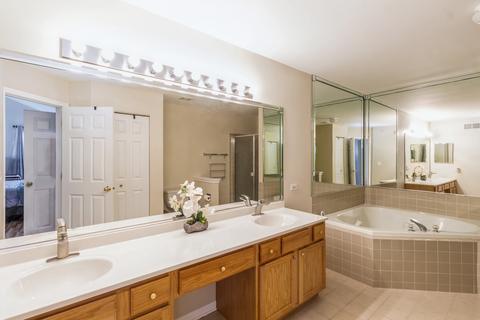 5511 Mcdonough Rd, Hoffman Estates, IL 60192 photo 10