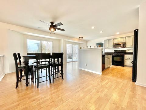 2016 N Pebble Dr, Mchenry, IL 60051 photo 14
