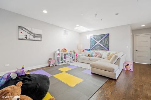 512 E 45th St, Chicago, IL 60653 photo 19