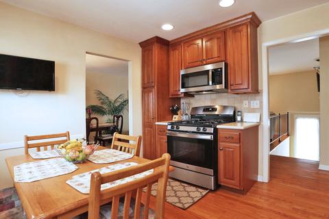 640 Edgemont Ln, Hoffman Estates, IL 60169 photo 9