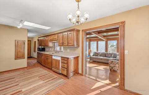 116 E Sunset Pl, Dekalb, IL 60115 photo 8