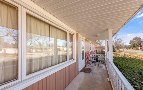 116 E Sunset Pl, Dekalb, IL 60115 photo 2