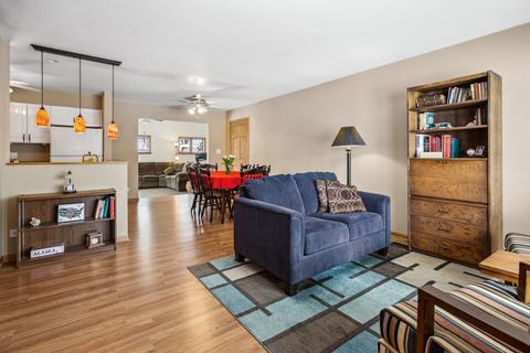 330 Flagstaff Ln, Hoffman Estates, IL 60169 photo 5