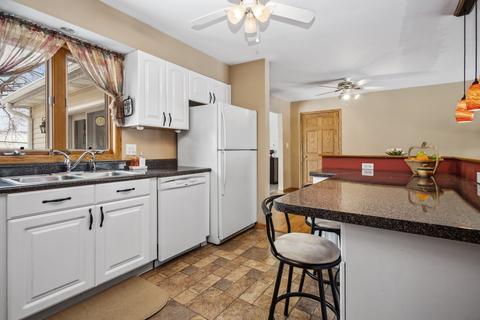 330 Flagstaff Ln, Hoffman Estates, IL 60169 photo 7