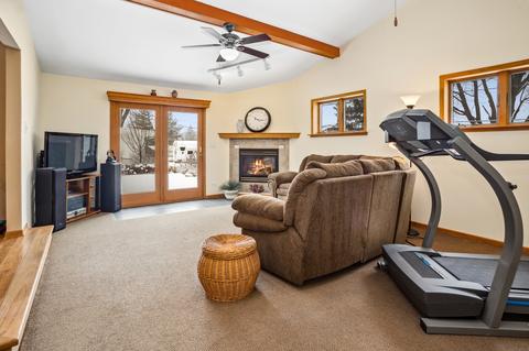 330 Flagstaff Ln, Hoffman Estates, IL 60169 photo 9