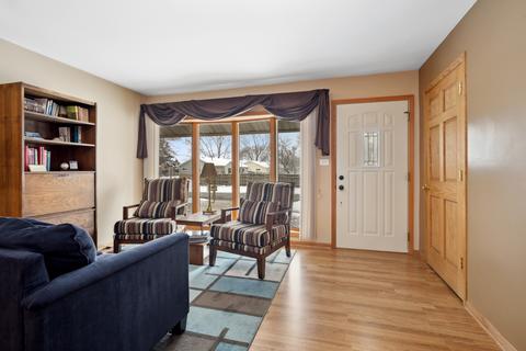 330 Flagstaff Ln, Hoffman Estates, IL 60169 photo 4