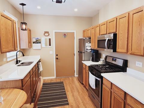 1329 Providence Cir, Elgin, IL 60120 photo 4