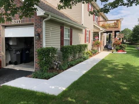 1329 Providence Cir, Elgin, IL 60120 photo 2