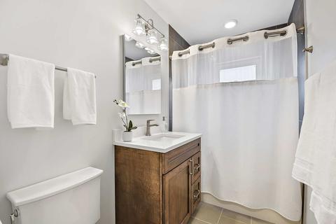 7602 Brookbank Rd, Willowbrook, IL 60527 photo 12