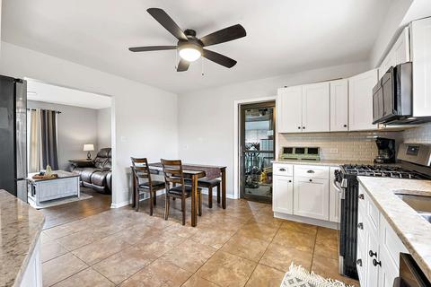 7602 Brookbank Rd, Willowbrook, IL 60527 photo 7