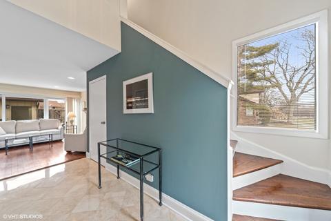 15 Kane Ct, Willowbrook, IL 60527 photo 4