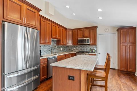 15 Kane Ct, Willowbrook, IL 60527 photo 6
