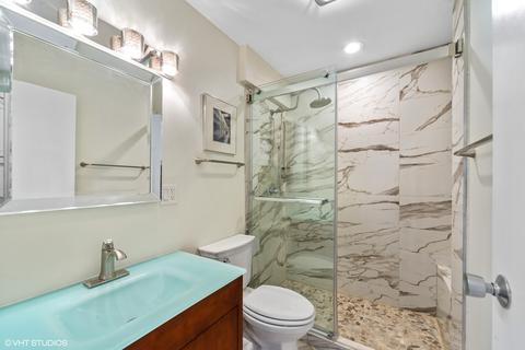 15 Kane Ct, Willowbrook, IL 60527 photo 8