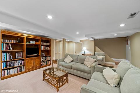 15 Kane Ct, Willowbrook, IL 60527 photo 14