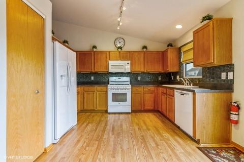 609 Meadow Ln, Harvard, IL 60033 photo 2