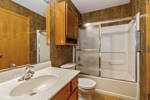609 Meadow Ln, Harvard, IL 60033 photo 8