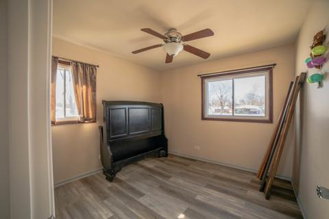 305 Washington Blvd, Hoffman Estates, IL 60169 photo 14