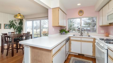1618 Pebble Beach Cir, Elgin, IL 60123 photo 3