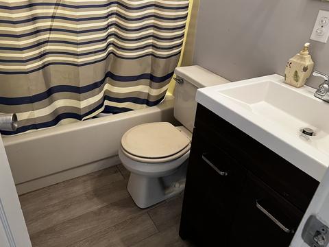 419 E Benton St, Aurora, IL 60505 photo 8