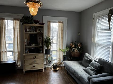419 E Benton St, Aurora, IL 60505 photo 2