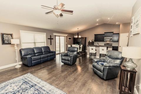 1807 Pfitzer Rd, Normal, IL 61761 photo 9
