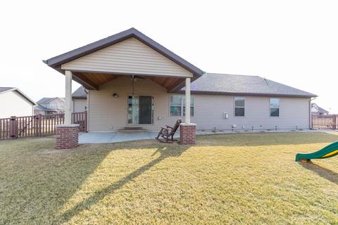 1807 Pfitzer Rd, Normal, IL 61761 photo 4