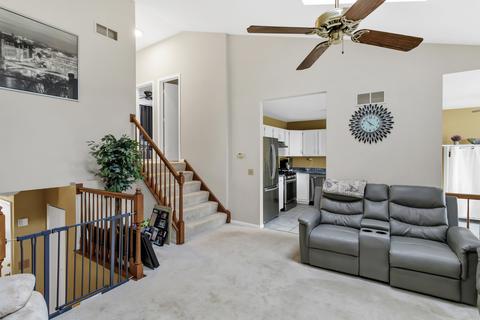 902 Ascot Dr, Elgin, IL 60123 photo 5