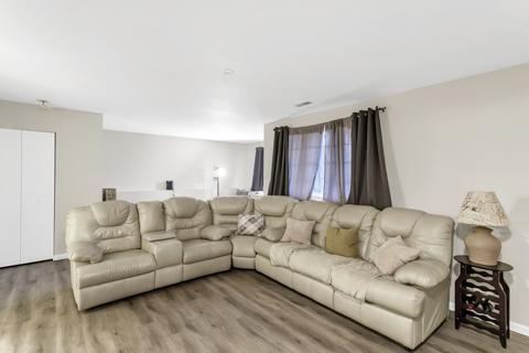 902 Ascot Dr, Elgin, IL 60123 photo 7