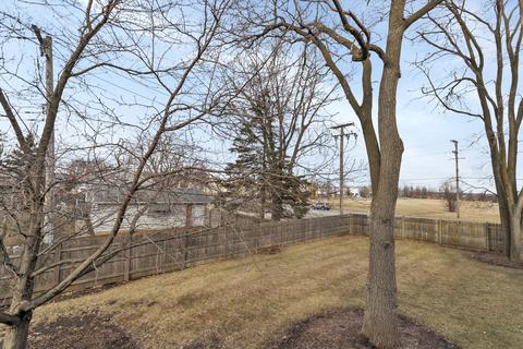 902 Ascot Dr, Elgin, IL 60123 photo 24