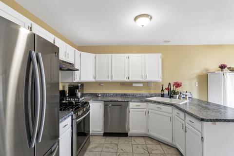 902 Ascot Dr, Elgin, IL 60123 photo 13