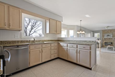 1331 Saddlebrook Rd, Bartlett, IL 60103 photo 7