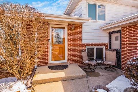 7205 Summit Rd, Darien, IL 60561 photo 2