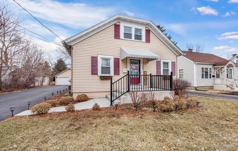 684 Stewart Ave, Elgin, IL 60120 photo 4