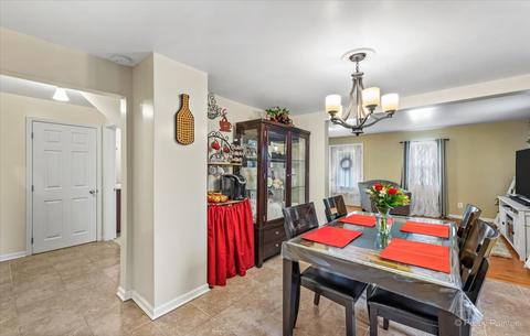 684 Stewart Ave, Elgin, IL 60120 photo 13