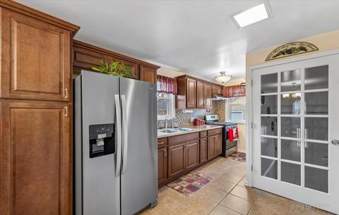 684 Stewart Ave, Elgin, IL 60120 photo 14