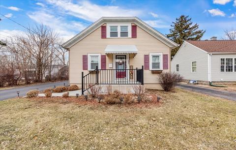 684 Stewart Ave, Elgin, IL 60120 photo 2