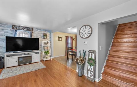 684 Stewart Ave, Elgin, IL 60120 photo 10