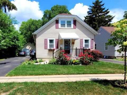 684 Stewart Ave, Elgin, IL 60120 photo 1