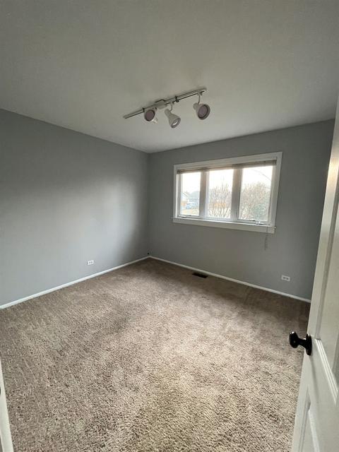 285 Nogales St, Hoffman Estates, IL 60169 photo 9