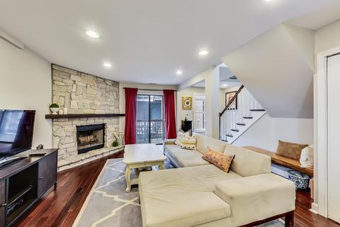 1009 W Wolfram St #2E, Chicago, IL 60657 photo 6