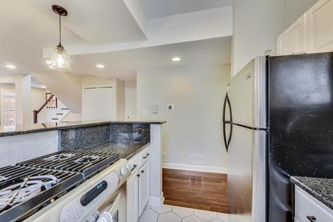 1009 W Wolfram St #2E, Chicago, IL 60657 photo 10