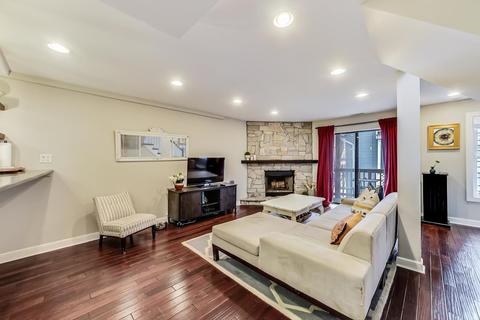 1009 W Wolfram St #2E, Chicago, IL 60657 photo 5