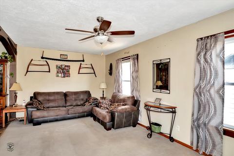 160 E 5th Ave, Clifton, IL 60927 photo 2