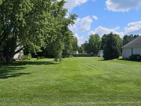 874 Holiday Dr, Lake Holiday, IL 60548