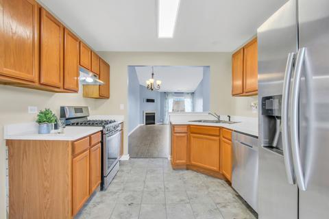 563 Willow Way, Lindenhurst, IL 60046 photo 4