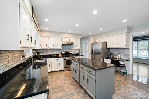 60 Danada Dr, Wheaton, IL 60189 photo 11