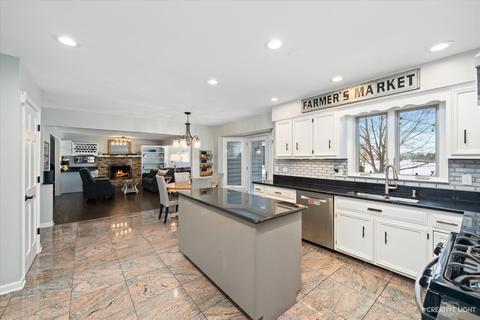 60 Danada Dr, Wheaton, IL 60189 photo 12