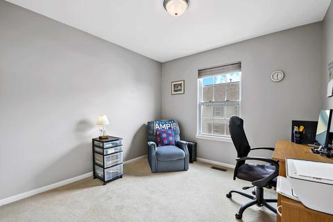 17 E Willow Rd, Wheeling, IL 60090 photo 14